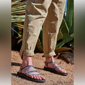 Teva voya infinity sandals!